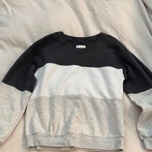 Abercrombie & Fitch Black, White, and Gray Sweatshirt